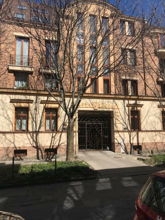 Ik Apartment Debrecen Eksteriør billede